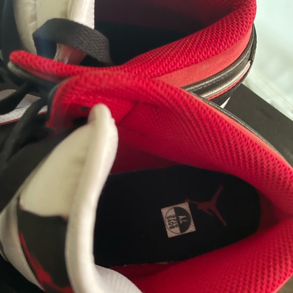 Jordan 1 Mids SOLD - Picture 3 of 9